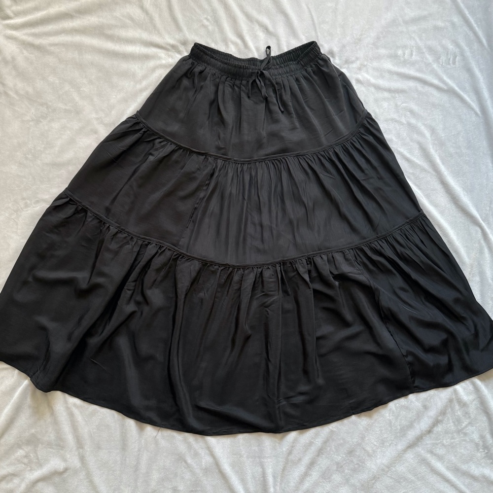 Calessa Tiered Midi Skirt